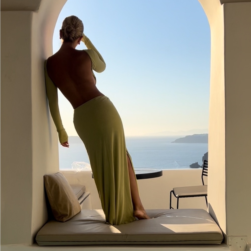 SOLD OUT ONLINE 💚✨ MESHKI CHRISTINA DRESS